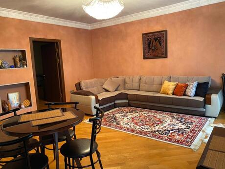 2 otaqlı köhnə tikili - 28 May m. - 56 m²