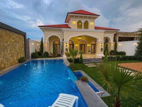 House with Garden, Villa For Sale