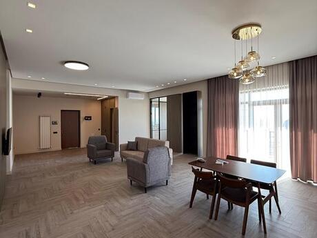 3 otaqlı yeni tikili - Şıxov q. - 158 m²