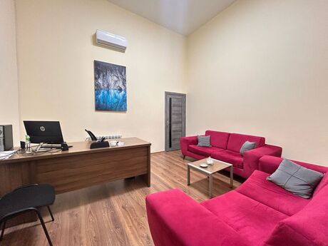 Obyekt - Ağ şəhər q. - 300 m²