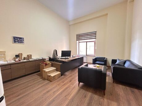 Obyekt - Ağ şəhər q. - 300 m²