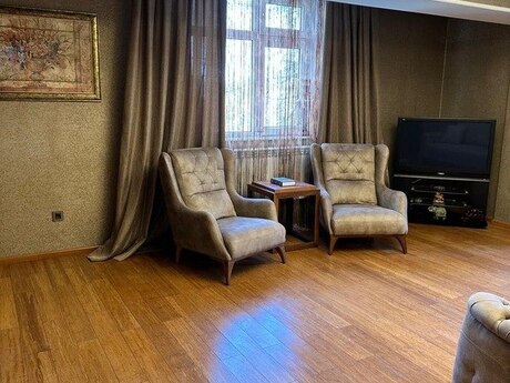 3 otaqlı mənzil, 94 m², İçəri Şəhər: 375 000 ₼ 2