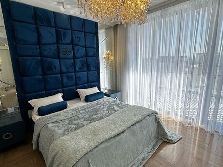 6 otaqlı həyət evi/bağ evi - Mərdəkan q. - 300 m²