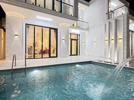 6 otaqlı həyət evi/bağ evi - Mərdəkan q. - 220 m²