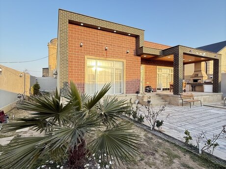 4 otaqlı həyət evi/bağ evi - Şüvəlan q. - 160 m²