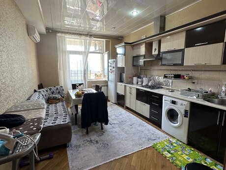 Объявление №5042695 - Баку, м. Иншаатчылар, 3-комн., 122 м², 8/12 этаж
