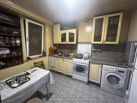 3 otaqlı köhnə tikili - Elmlər Akademiyası m. - 90 m²