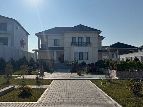 6 otaqlı həyət evi/bağ evi - Buzovna q. - 400 m²