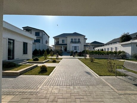 6 otaqlı həyət evi/bağ evi - Buzovna q. - 400 m²