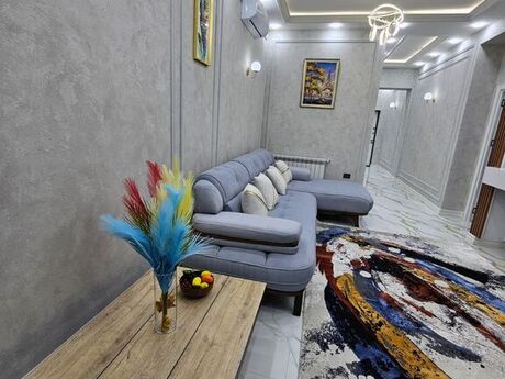 2-комн. новостройка - м. 28 мая - 95 м²