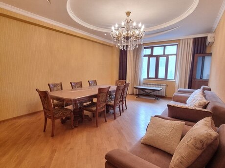 4 otaqlı mənzil, 180 m², Nərimanov: 380 000 ₼ 2