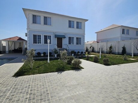 4 otaqlı həyət evi/bağ evi - Şüvəlan q. - 240 m²