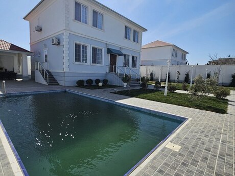 4 otaqlı həyət evi/bağ evi - Şüvəlan q. - 240 m²