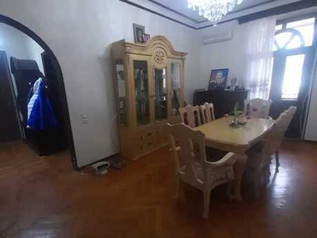 3 otaqlı köhnə tikili - Elmlər Akademiyası m. - 84 m²