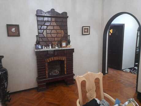 3 otaqlı köhnə tikili - Elmlər Akademiyası m. - 84 m²