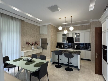 House with Garden, Villa For Sale