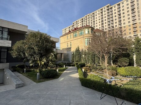 8 otaqlı həyət evi/bağ evi - Nəsimi r. - 500 m²