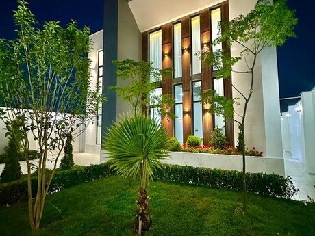 4 otaqlı həyət evi/bağ evi - Mərdəkan q. - 300 m²