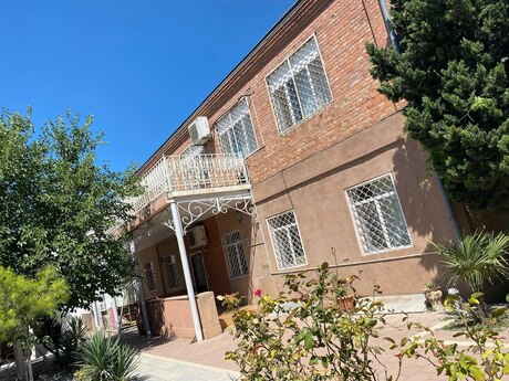 8 otaqlı həyət evi/bağ evi - Şüvəlan q. - 250 m²