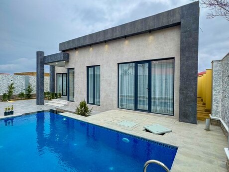 4 otaqlı həyət evi/bağ evi - Şüvəlan q. - 172 m²