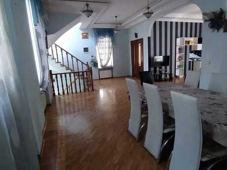 8 otaqlı həyət evi/bağ evi - İnşaatçılar m. - 650 m²