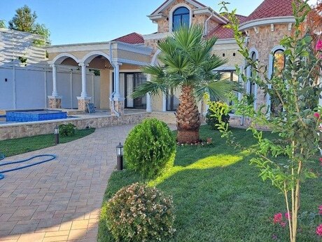 4 otaqlı həyət evi/bağ evi - Mərdəkan q. - 220 m²