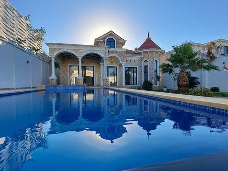 House with Garden, Villa For Sale