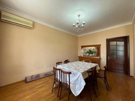 6 otaqlı köhnə tikili - Elmlər Akademiyası m. - 190 m²