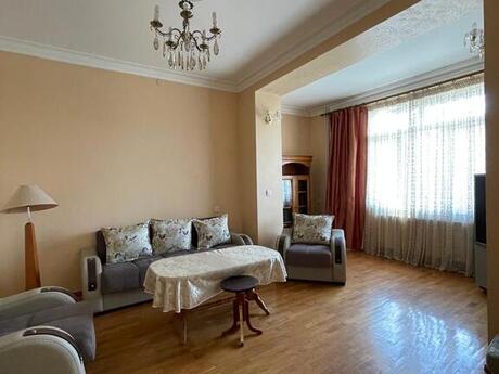6 otaqlı köhnə tikili - Elmlər Akademiyası m. - 190 m²