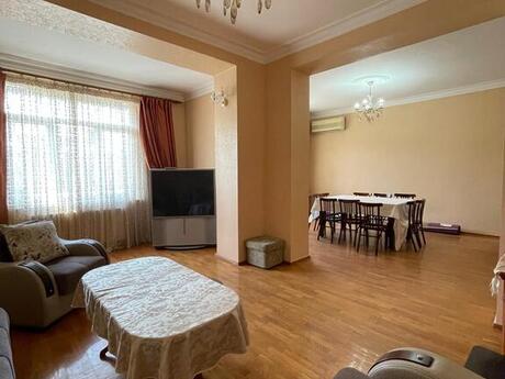 6 otaqlı köhnə tikili - Elmlər Akademiyası m. - 190 m²