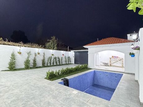 4 otaqlı həyət evi/bağ evi - Buzovna q. - 160 m²