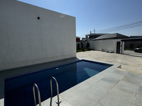 House with Garden, Villa For Sale