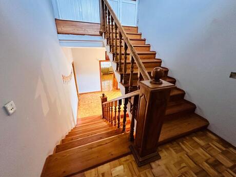 10 otaqlı həyət evi/bağ evi - Azadlıq Prospekti m. - 500 m²