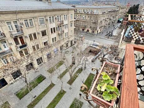 Elan №5076170 - Bakı, Sahil m., 3 otaqlı, 100 m², 4/5 mərtəbə