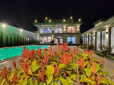 8 otaqlı həyət evi/bağ evi - Mərdəkan q. - 600 m²