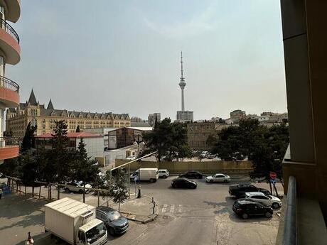 4 otaqlı yeni tikili - Səbail r. - 196 m²