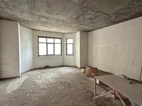 4 otaqlı yeni tikili - Səbail r. - 196 m²