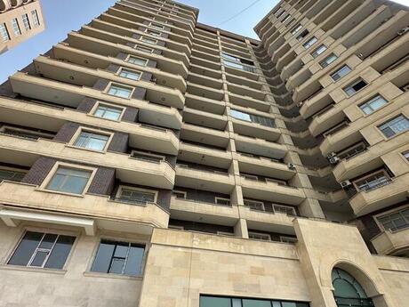 Объявление №5078546 - Баку, Сабаильский р., 4-комн., 196 м², 3/18 этаж