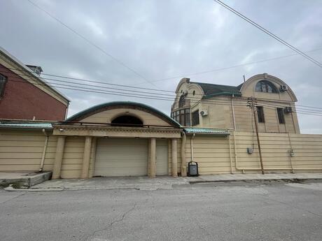 6 otaqlı həyət evi/bağ evi - Bakıxanov q. - 500 m²