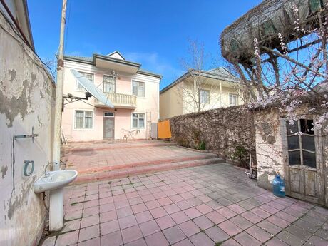 4 otaqlı həyət evi/bağ evi - Badamdar q. - 140 m²