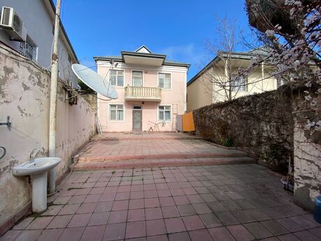 4 otaqlı həyət evi/bağ evi - Badamdar q. - 140 m²