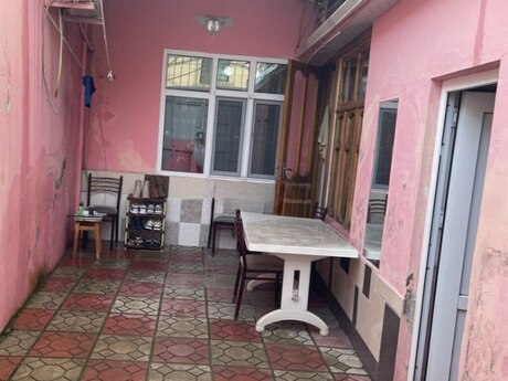 2 otaqlı həyət evi/bağ evi - Gənclik m. - 70 m²