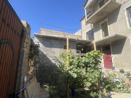 9-комн. дом/дача - пос. Бадамдар - 300 м²