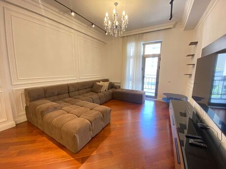 4 otaqlı yeni tikili - Ağ şəhər q. - 202 m²
