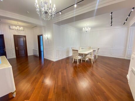 4 otaqlı yeni tikili - Ağ şəhər q. - 202 m²
