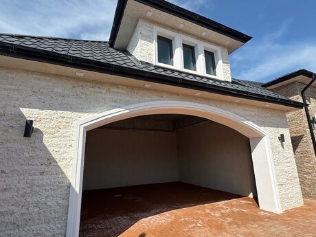 5 otaqlı həyət evi/bağ evi - Şüvəlan q. - 250 m²