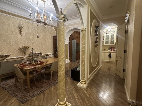 5 otaqlı köhnə tikili - 28 May m. - 200 m²