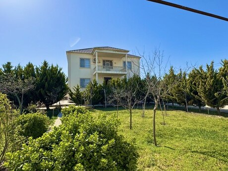 5 otaqlı həyət evi/bağ evi - Pirşağı q. - 240 m²
