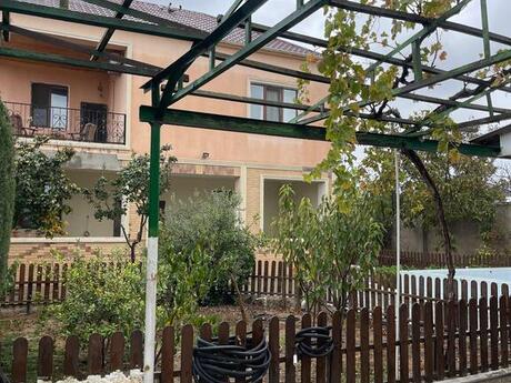 4 otaqlı həyət evi/bağ evi - Buzovna q. - 220 m²