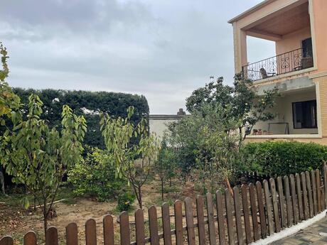 4 otaqlı həyət evi/bağ evi - Buzovna q. - 220 m²